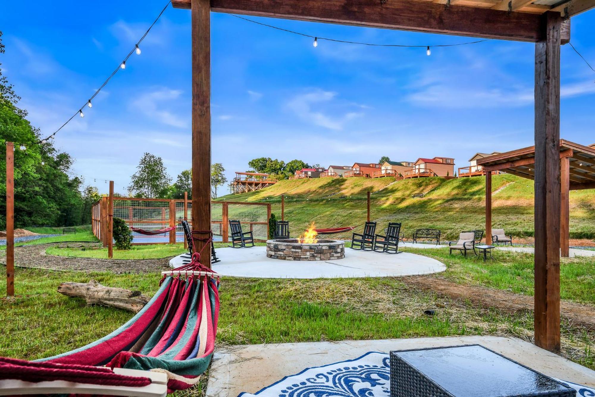 Sojourn Lodging Sevierville Esterno foto